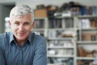 7 IDE Usaha untuk Orang Tua Yang Cocok Menjelang Pensiun