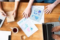 Membangun Strategi Pemasaran Digital untuk Industri Fashion: Menghadapi Tantangan dan Peluang